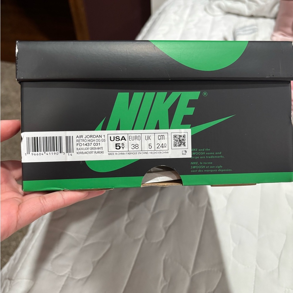 Nike Jordan 1 Lucky green Youth size - Picture 5 of 5